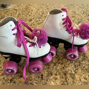 Rollerskates & Pads - Epic princess size 10, includes knee, elbow,wrist pads